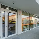 Center Studio 10B